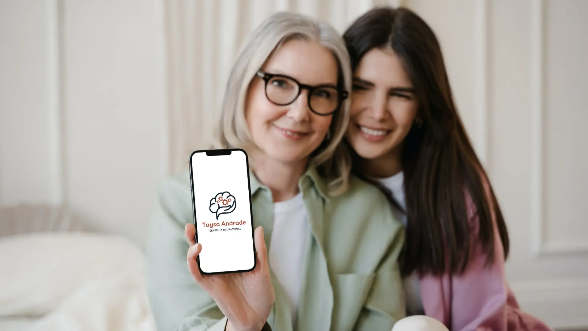 mochup de celular para ilustrar o atendimento